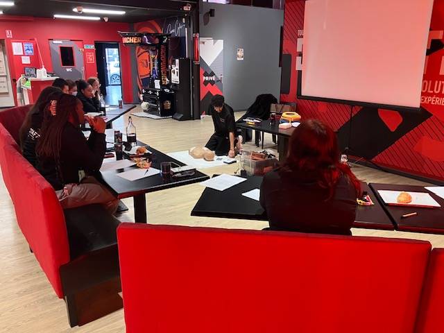 Initiation aux défibrillateurs